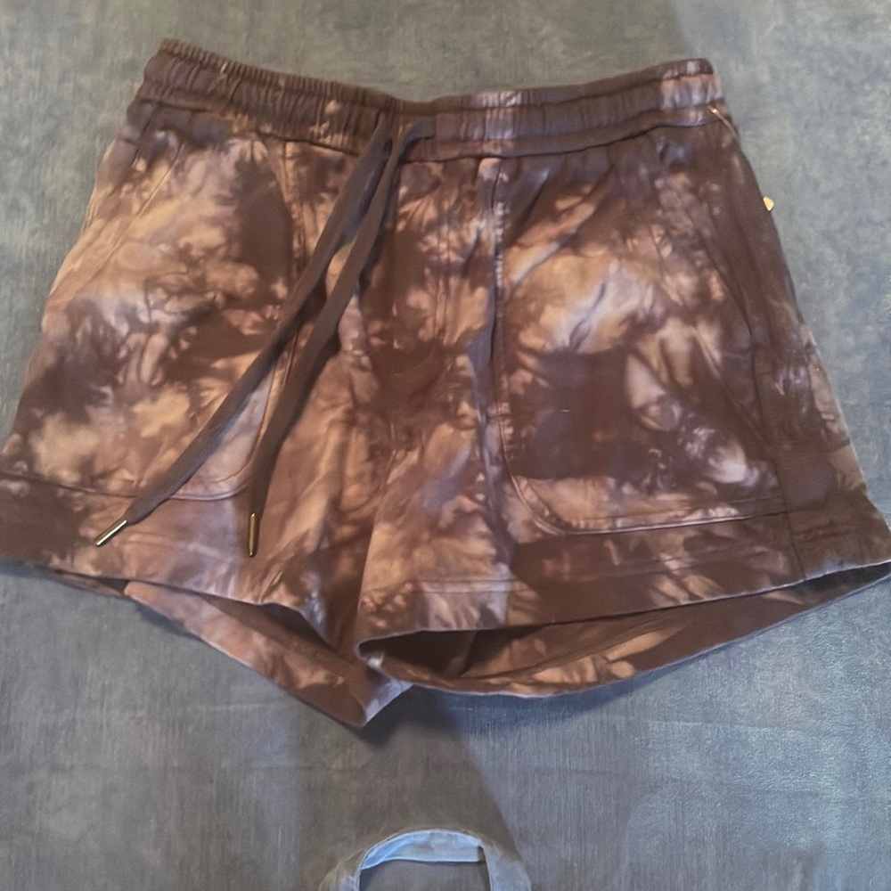 NWT navy blue Athleta shorts
